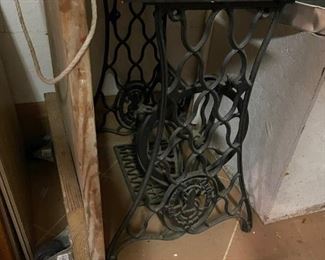 Vintage Singer wrought iron sewing machine base - complete less machine 
