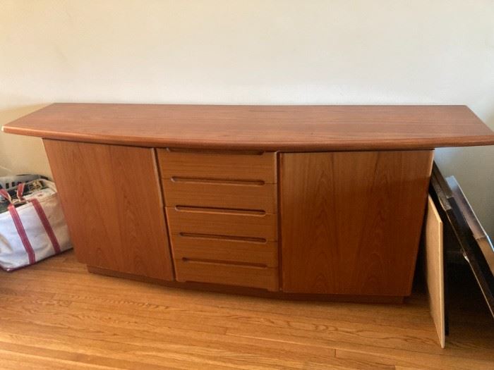 Tag Sales by Mona in Great Neck, NY starts on 1/15/2023