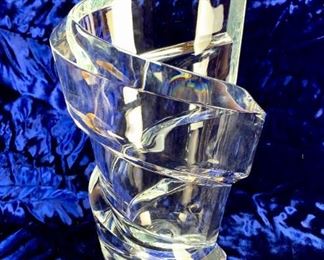 BACCARAT FLOWER VASE