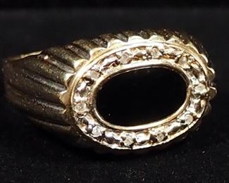 14K Gold Ring With Black And Clear Stones, Possibly Onyx And Diamonds, Size 10, Approx 7.84 g Total Weight Including Stones