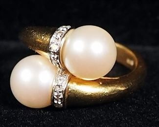 10K Gold Ring With Clear Stones, Possibly Diamonds, Size 4, Approx 5.91 g Total Weight Including Stones