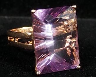 10K Gold Ring With Purple Stone, Possibly Amethyst, Size 6-1/2, Approx 5.78 g Total Weight Including Stones