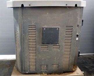 Briggs & Stratton 7000 Watt Home Generator Model 040298A, 240 V, 29.2 Amp, Single Phase, With Manual, Heavy