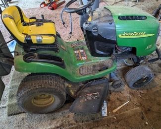 John Deere Riding Lawn Mower