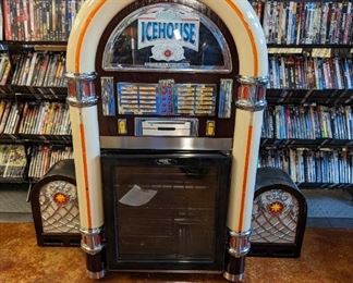 Ice House Jukebox/Fridge