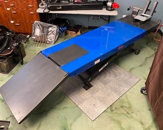 Handy Motorcycle Lift