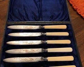 Vintage Boxed Knife Set