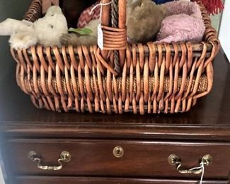 Sturdy basket perfect for toys