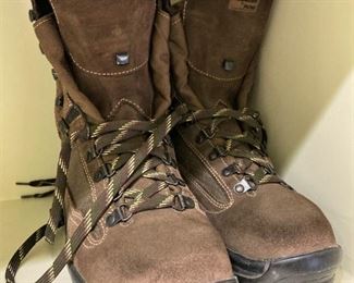 Women's hunting boots