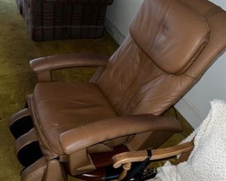Human Touch Massage Chair HT-135  mfg date 2005 works great!!   $350 obo