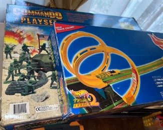 Commando Playset.                                                                                   Hot Wheels  track