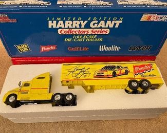 Racing Champions Harry Gant NASCAR 1:64 Scale Die Cast (bank with lock) 785/1000