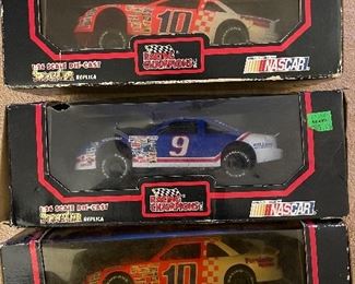 Racing Champions Derrike Cope, Bill Elliott NASCAR 1:24 Scale Die Cast