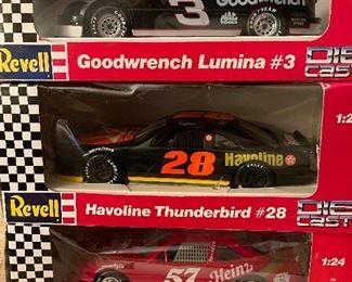 Revell Dale Earnhardt, Davey Allison NASCAR 1:24 Scale Die Cast