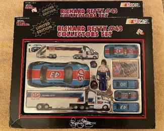 Racing Champions Richard Petty NASCAR Limited Editon Collectors Set Die Cast X 2
