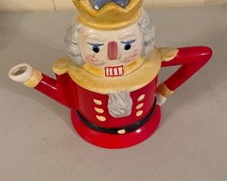 Cooks Bazaar Teapot Nutcracker Treat Jar