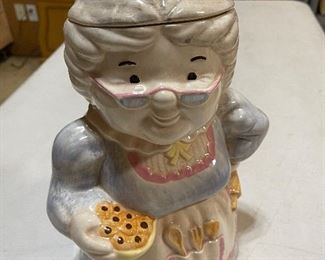 Vintage Treasure Craft Granny Cookie Jar
