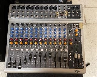 Peavey PV14 - 14-Channel Compact Mixer with Built-in DSP Effects Processor