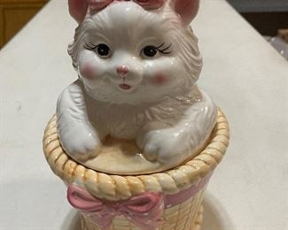 Vintage Kitten in a Basket Cookie Jar