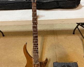 Peavey 4-String Grind Bass with Case and Cord