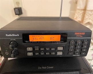 Radio Shack PRO-2050 VHF/UHF/Air/800MHz 300-Channel Trunk Tracker Home Scanner