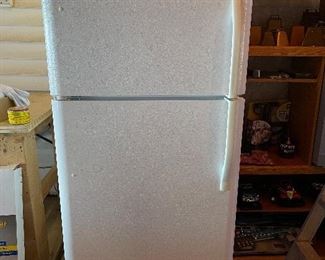 Kenmore Refrigerator - great for the garage