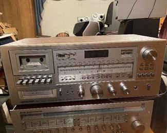 Vintage Soundesign PLL AM-FM Stereo Receiver /Cassette Recorder/8-Track Player w/ 4 Speakers