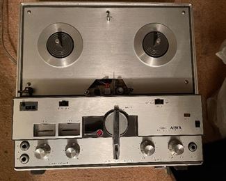 Vintage Aiwa TP-1012 Audio Reel to Reel Recorder