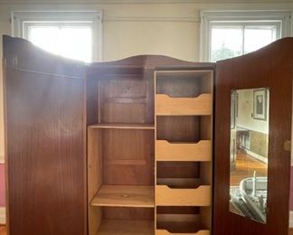 Vintage 3-drawer wooden dresser with 3 adjustable oval mirrors. 62.5" h x 35" w x 17" d.  Available for pre-sale starting 1/9/23. Text 615-854-8535 for more information and/or to arrange a time to view.