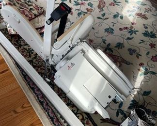 Acorn 180 stairlift unit - Dimensions are available on request. Original price $11,000. Open to serious offers! Available for pre-sale starting 1/9/23. Text 615-854-8535 for more information and/or to arrange a time to view.