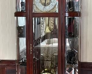 Ridgeway (1999) Beautiful working grandfather clock with display shelves. Available for pre-sale starting 1/9/23. Text 615-854-8535 for more information and/or to arrange a time to view. A Ridgeway Grandfather Clock is presented to the winners of NASCAR Monster Energy NASCAR Cup Series, NASCAR Xfinity Series and NASCAR Camping World Truck Series races at the Martinsville Speedway. It is also presented to the winners of the ValleyStar Credit Union 300 late model stock car race.