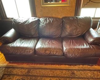 Serta brown leather couch. 83"w x 33"h x 37"d. Available for pre-sale starting 1/9/23. Text 615-854-8535 for more information and/or to arrange a time to view. Take a look at matching chair/ottoman & loveseat!