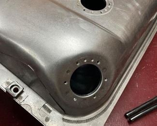 Gas tank -- 32-34 Ford