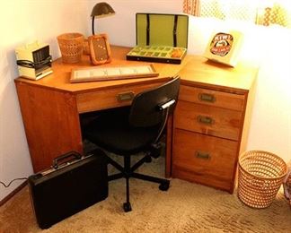 small corner desk