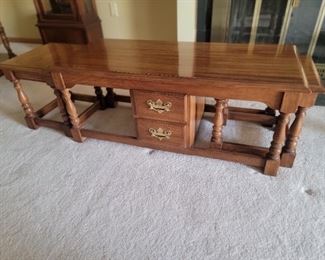 PENNSYLVANIA HOUSE COFFEE TABLE WITH 2 NESTING TABLES