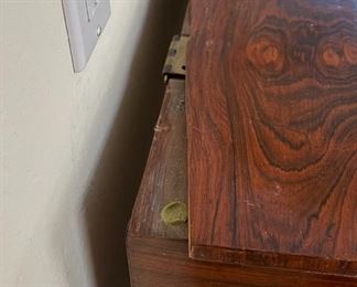 Antique Square Grand Piano Brazilian Rosewood Ihlseng & Narvesen	37x80x40in	HxWxD
