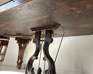 Antique Square Grand Piano Brazilian Rosewood Ihlseng & Narvesen	37x80x40in	HxWxD
