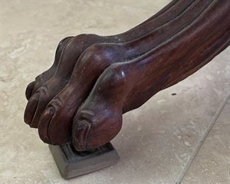 Antique Mahogany Empire Drop Leaf Table C: 1825	Top Open: 39x44.25in<BR>29x39x22.25	HxWxD
