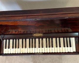 Melodeon Portable Reed Organ George A Prince & Company C.1850	30x30.5x17in	HxWxD
