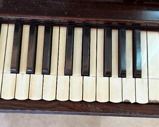 Melodeon Portable Reed Organ George A Prince & Company C.1850	30x30.5x17in	HxWxD
