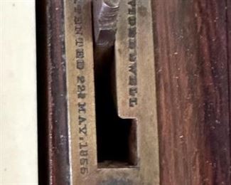 Melodeon Portable Reed Organ George A Prince & Company C.1850	30x30.5x17in	HxWxD
