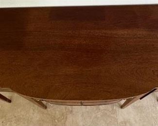 Biggs 207 Sideboard Hull Stratford	39x66x25ni	HxWxD
