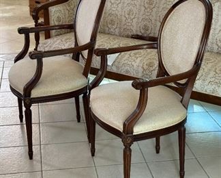 2pc Hickory Furniture Chairs Mahogany PAIR	39x22x22in	HxWxD
