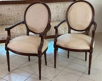 2pc Hickory Furniture Chairs Mahogany PAIR	39x22x22in	HxWxD

