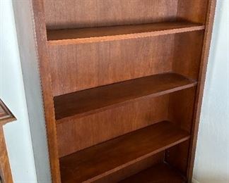 Thornwood Cherry 5-Shelf Bookcase	70 x 36 x 11in	HxWxD
