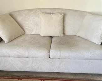 Gallaghers Sofa/Couch hideabed	30 x 75 x 35in	HxWxD

