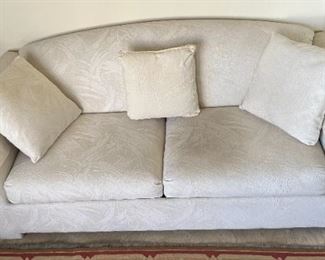 Gallaghers Sofa/Couch hideabed	30 x 75 x 35in	HxWxD
