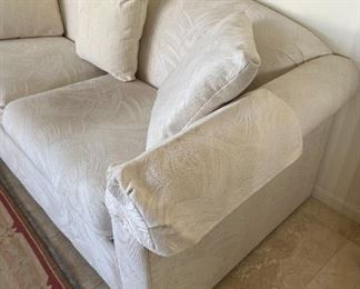 Gallaghers Sofa/Couch hideabed	30 x 75 x 35in	HxWxD
