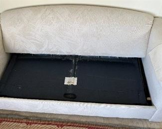 Gallaghers Sofa/Couch hideabed	30 x 75 x 35in	HxWxD
