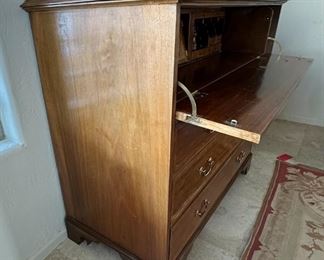 Antique Secretary Chest of Mahogany	41x47x23in	HxWxD

